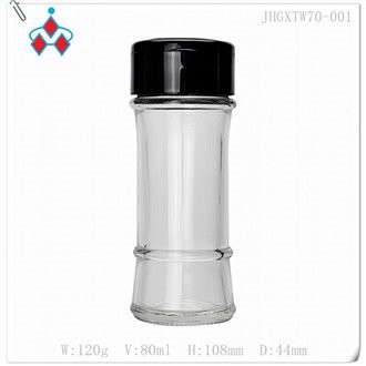 Priehľadná sklenená soľnička a korenička